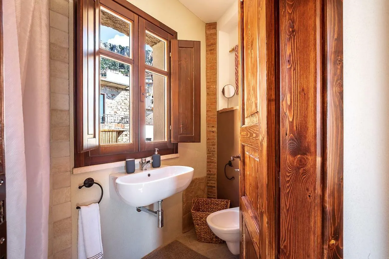 Casa vacanze Domu Ala - Bynos Homes Baunei Italia