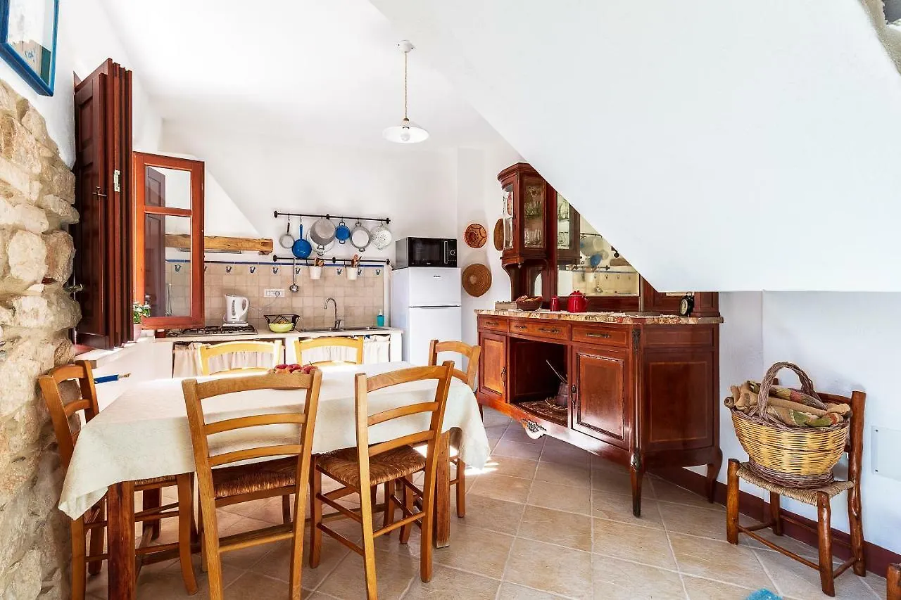 Feriehus Domu Ala - Bynos Homes Baunei Italien